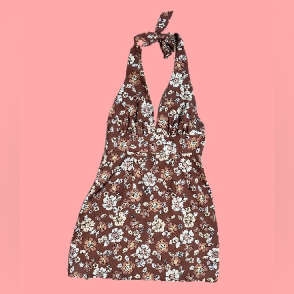 Light summer dress, medium size, open back